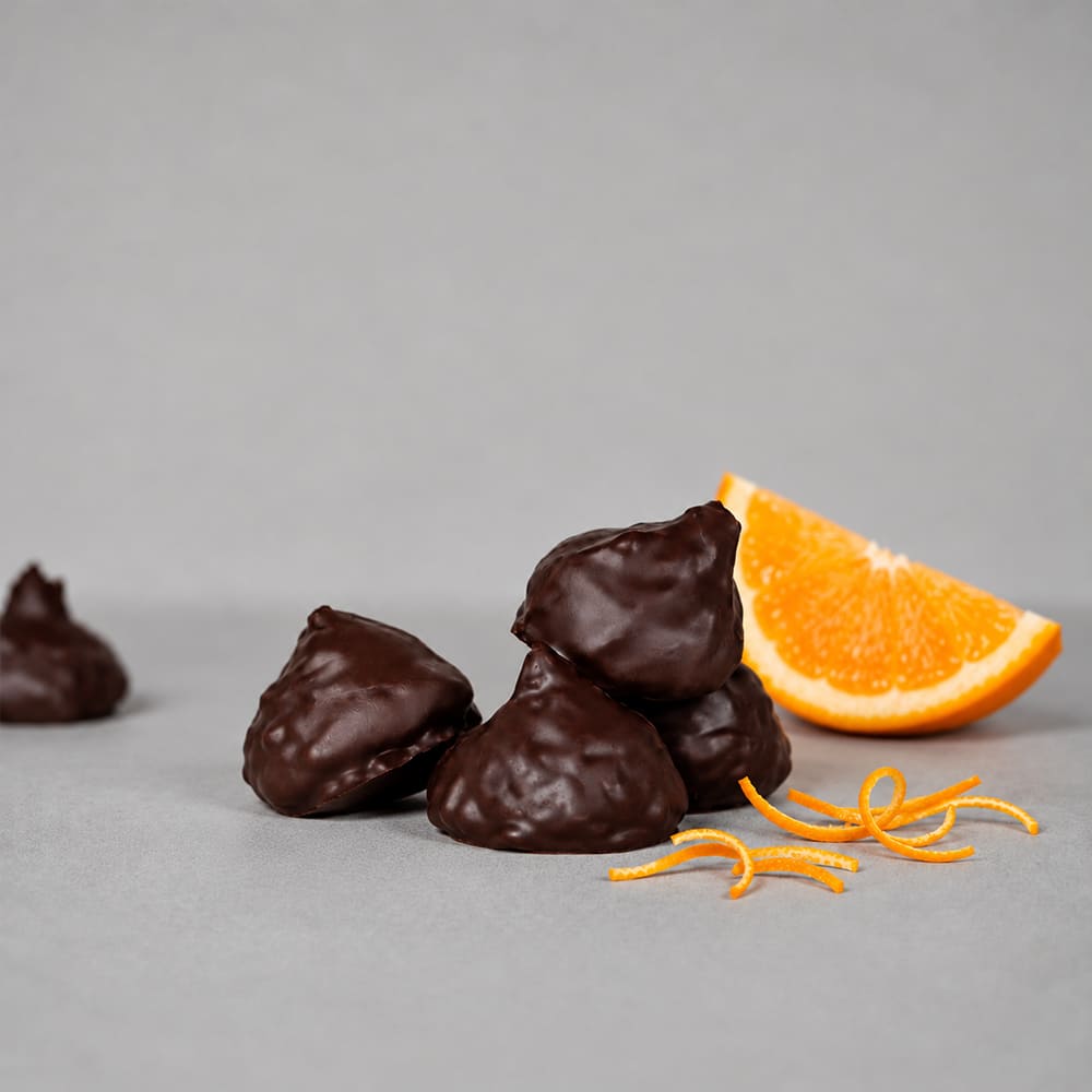 Nahaufnahme des Gollmann Lebkuchenkonfekts Grand Marnier Orange
